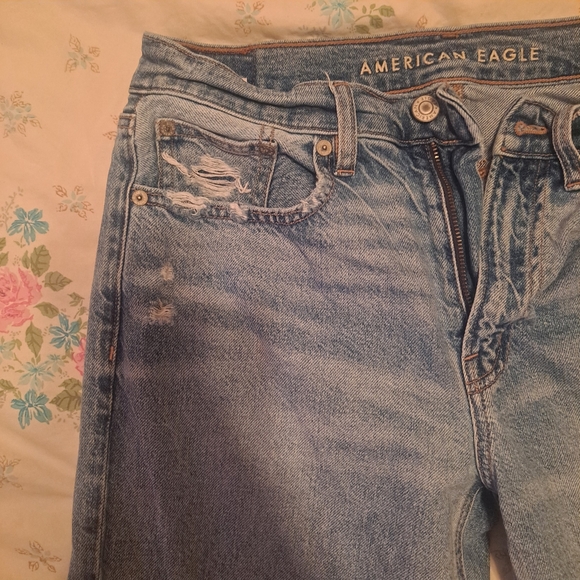 America Eagle Low Rise Baggy Jeans - Picture 2 of 10